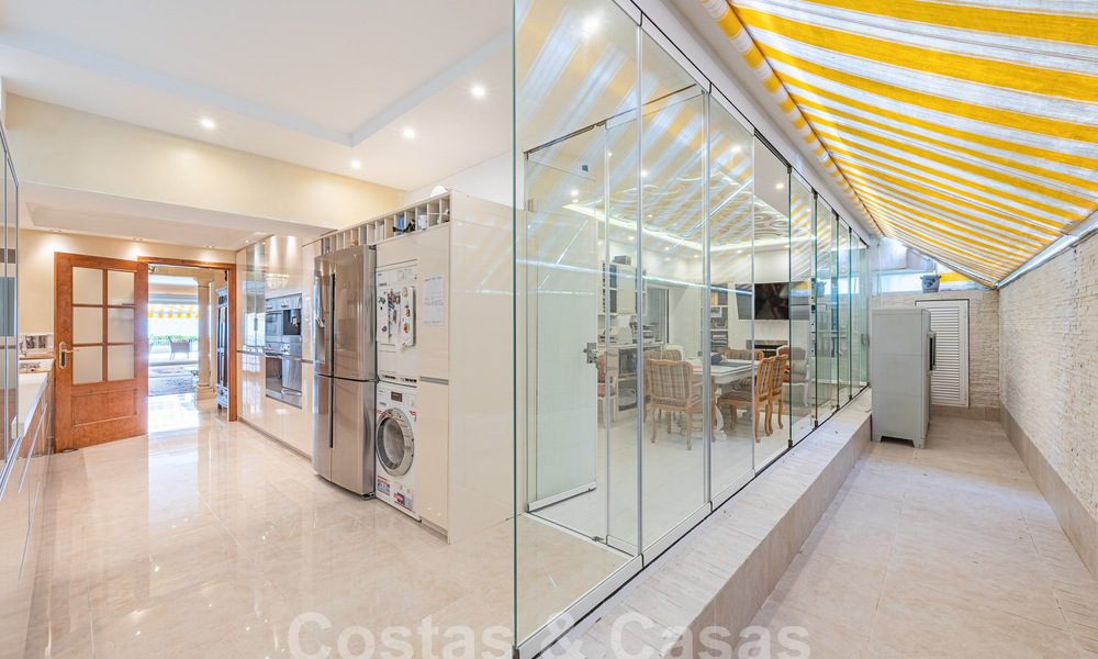 Luxueux appartement à vendre avec vue panoramique sur la mer dans une urbanisation fermée sur le Golden Mile, Marbella 61739