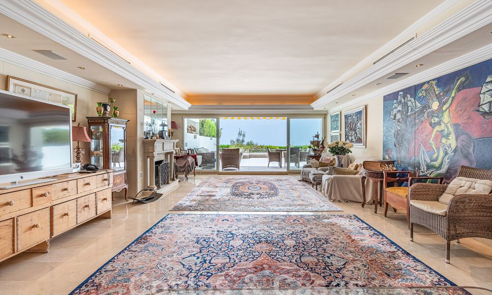 Luxueux appartement à vendre avec vue panoramique sur la mer dans une urbanisation fermée sur le Golden Mile, Marbella 61756