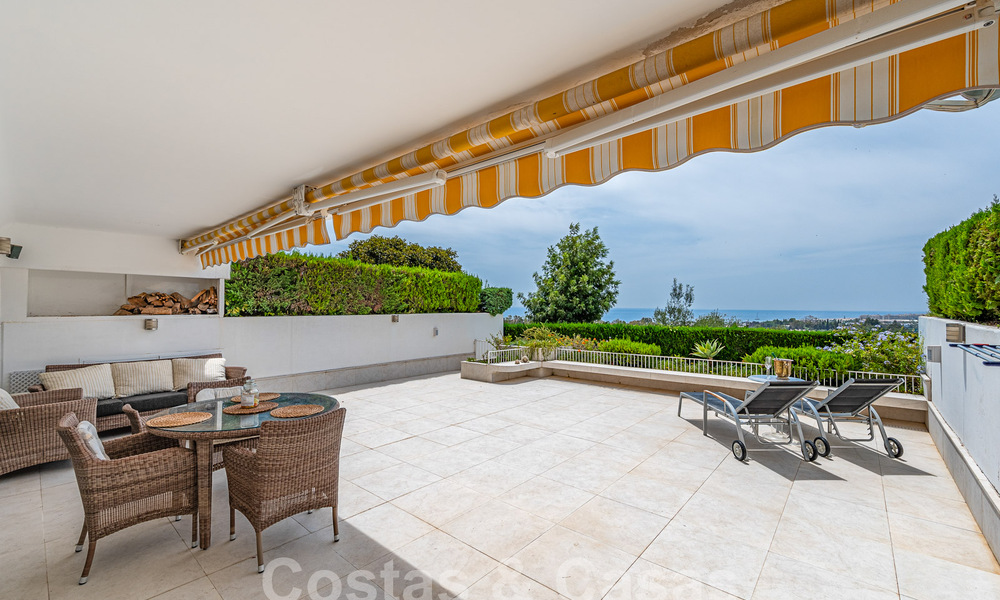 Luxueux appartement à vendre avec vue panoramique sur la mer dans une urbanisation fermée sur le Golden Mile, Marbella 61760