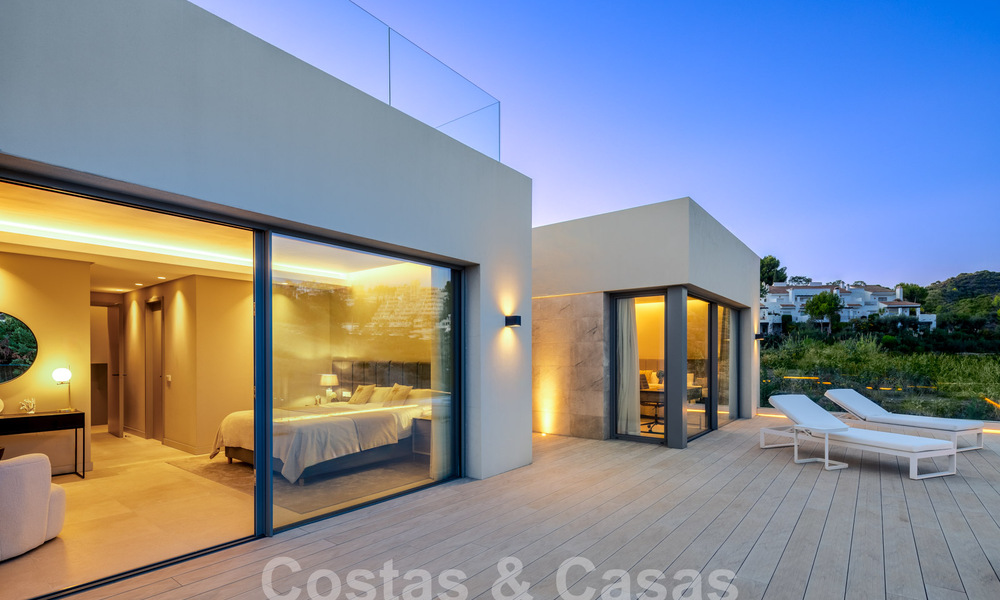 Villa de luxe sophistiquée au design moderne à vendre à distance de marche du terrain de golf à Nueva Andalucia, Marbella 61341