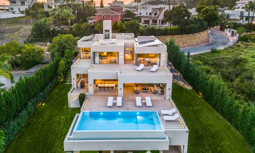 Villa de luxe sophistiquée au design moderne à vendre à distance de marche du terrain de golf à Nueva Andalucia, Marbella 61345
