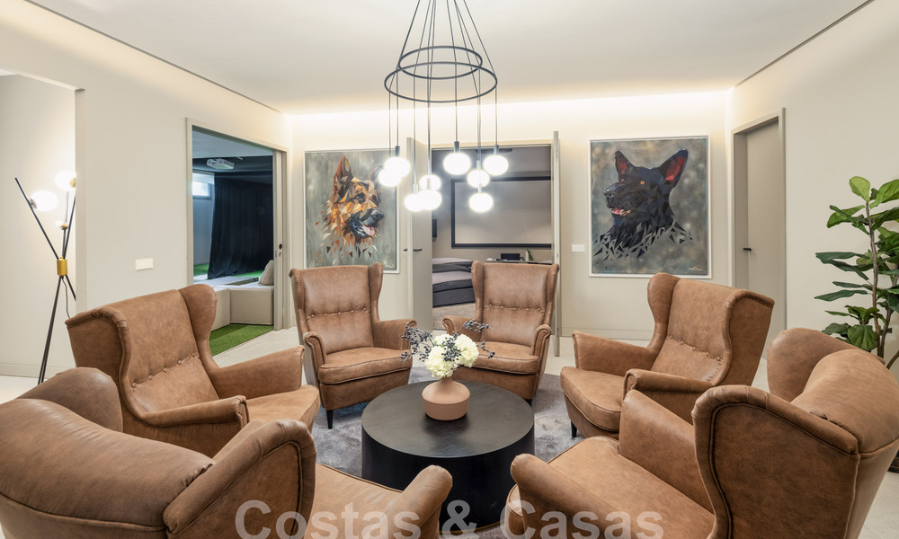 Villa de luxe sophistiquée au design moderne à vendre à distance de marche du terrain de golf à Nueva Andalucia, Marbella 61362