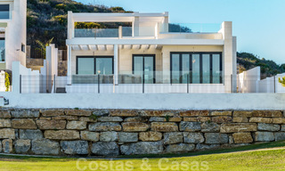 Nouveau développement de villas de luxe modernes à vendre, en front de golf avec vue sur la mer à Mijas, Costa del Sol 62444 