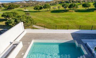 Nouveau développement de villas de luxe modernes à vendre, en front de golf avec vue sur la mer à Mijas, Costa del Sol 62457 