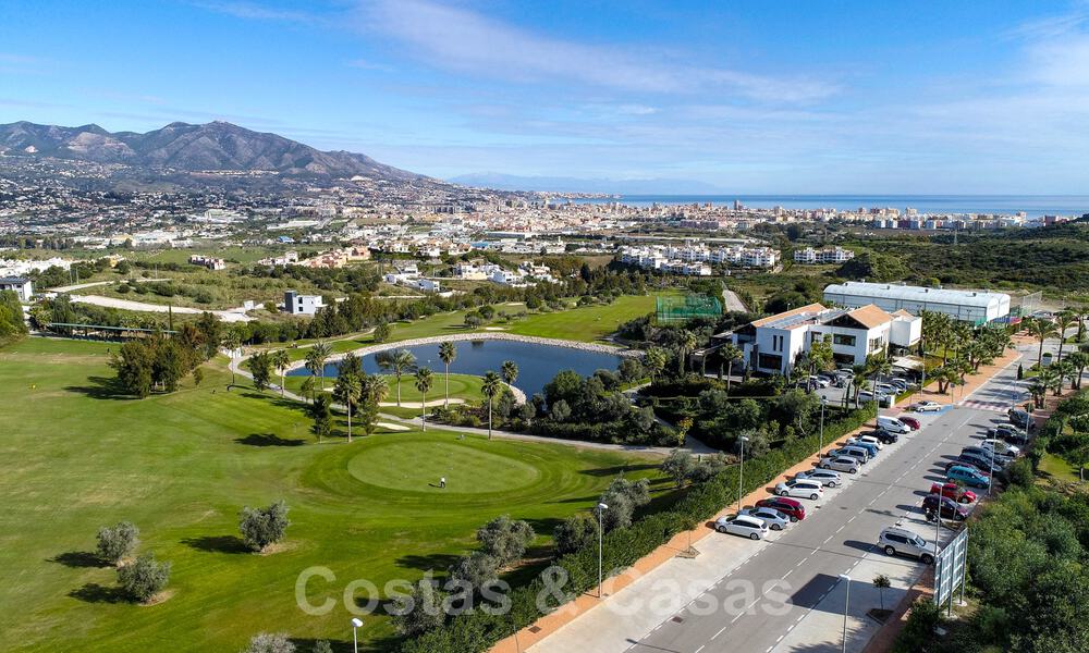 Nouveau développement de villas de luxe modernes à vendre, en front de golf avec vue sur la mer à Mijas, Costa del Sol 62485