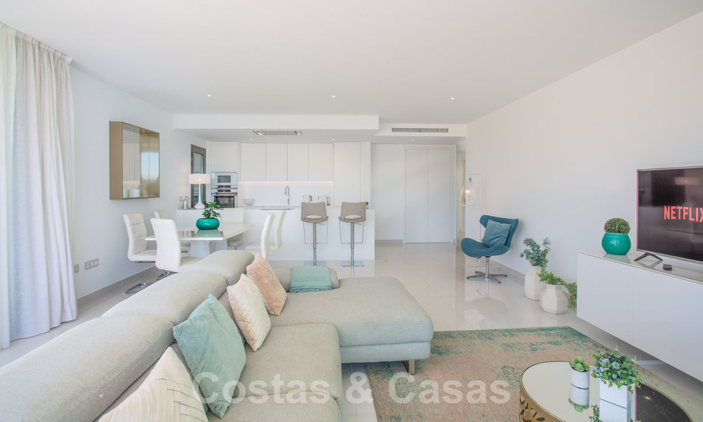 Appartement moderne de 3 chambres à coucher avec terrasses spacieuses à vendre sur le nouveau Golden Mile entre Marbella et Estepona 62496
