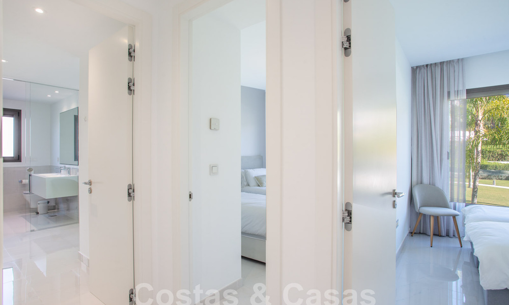 Appartement moderne de 3 chambres à coucher avec terrasses spacieuses à vendre sur le nouveau Golden Mile entre Marbella et Estepona 62518