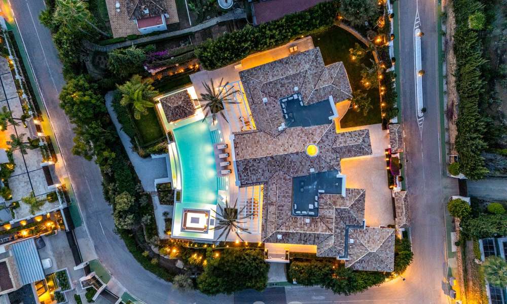 Villa de luxe sophistiquée avec vue panoramique sur la mer à vendre à Nueva Andalucia, Marbella 62760