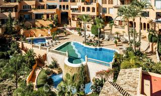 Appartement de luxe à vendre avec un intérieur moderne dans une complexe de luxe dans la vallée du golf de Nueva Andalucia, Marbella 63265 