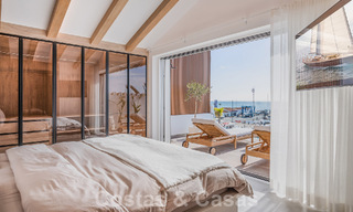 Penthouse moderne rénové à vendre, en première ligne dans la marina emblématique de Puerto Banus, Marbella 63454 