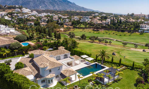 Superbe villa de luxe avec un style architectural méditerranéen moderne à vendre, première ligne de golf à Nueva Andalucia, Marbella 64506