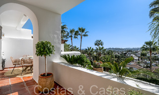 Charmant appartement à vendre avec vue panoramique sur la vallée et la mer à Nueva Andalucia, Marbella 64600 