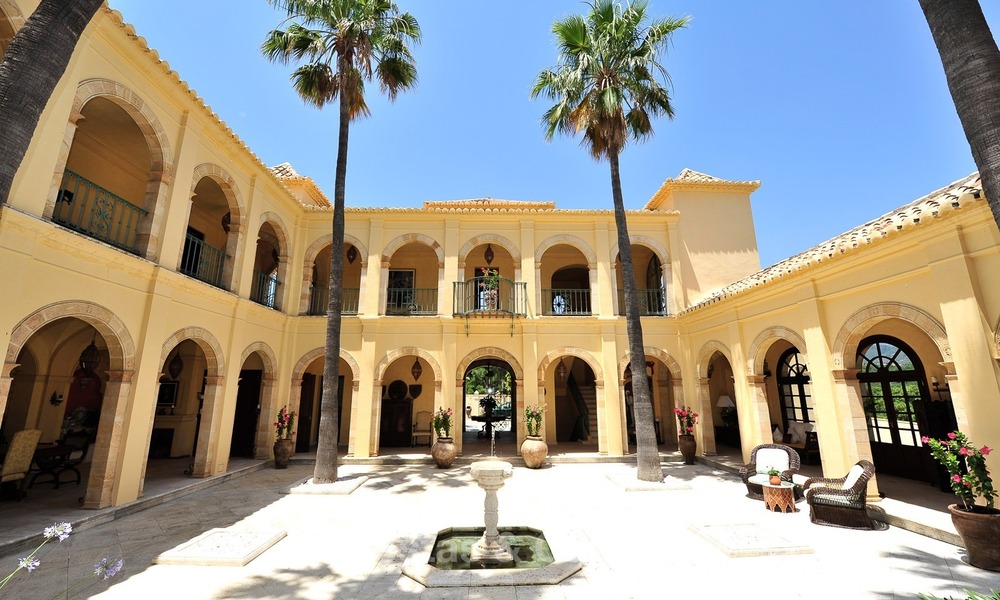 Villa - demeure de campagne à vendre, entre Marbella et Estepona 899