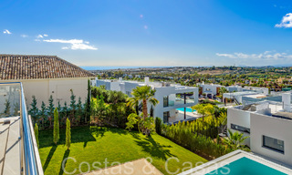 Villa neuve de style architectural moderne à vendre dans la vallée du golf de Nueva Andalucia, Marbella 65888 