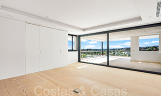 Villa neuve de style architectural moderne à vendre dans la vallée du golf de Nueva Andalucia, Marbella 65891 