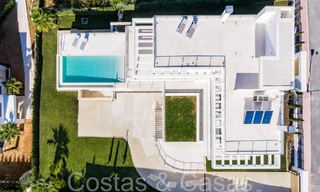 Villa neuve de style architectural moderne à vendre dans la vallée du golf de Nueva Andalucia, Marbella 65934 