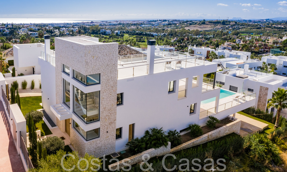 Villa neuve de style architectural moderne à vendre dans la vallée du golf de Nueva Andalucia, Marbella 65936