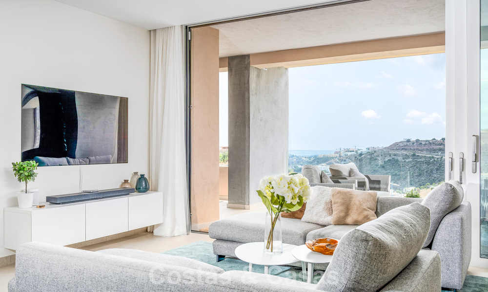 Prêt à emménager, appartement de luxe à vendre dans un prestigieux complexe de golf sur les collines de Marbella - Benahavis 66481