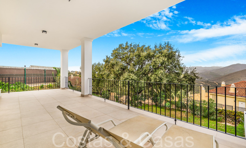 Fantastique villa jumelée avec vue à 360° à vendre dans une urbanisation fermée à l'est de Marbella 66793