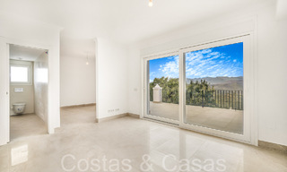 Fantastique villa jumelée avec vue à 360° à vendre dans une urbanisation fermée à l'est de Marbella 66796 