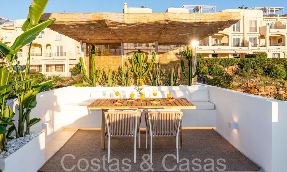 Prêt à emménager, penthouse en duplex contemporain à vendre dans une communauté fermée à La Quinta à Benahavis, Marbella 66846