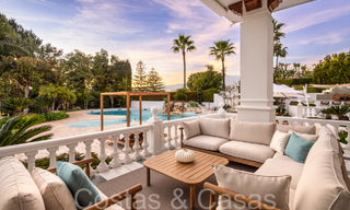 Villa palatiale de style architectural mauresque-andalou à vendre, entourée de terrains de golf dans la vallée du golf de Nueva Andalucia, Marbella 67084 