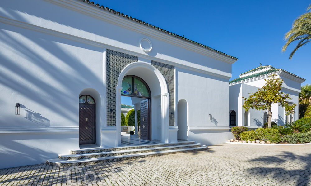 Villa palatiale de style architectural mauresque-andalou à vendre, entourée de terrains de golf dans la vallée du golf de Nueva Andalucia, Marbella 67091