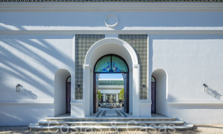 Villa palatiale de style architectural mauresque-andalou à vendre, entourée de terrains de golf dans la vallée du golf de Nueva Andalucia, Marbella 67092 
