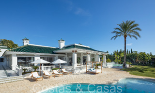 Villa palatiale de style architectural mauresque-andalou à vendre, entourée de terrains de golf dans la vallée du golf de Nueva Andalucia, Marbella 67113 