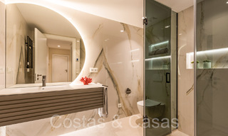 Appartement de luxe rénové de haute qualité à vendre dans un complexe en première ligne de plage sur le New Golden Mile, Marbella - Estepona 67252 