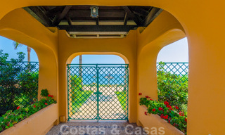 Appartement de luxe rénové de haute qualité à vendre dans un complexe en première ligne de plage sur le New Golden Mile, Marbella - Estepona 67323 