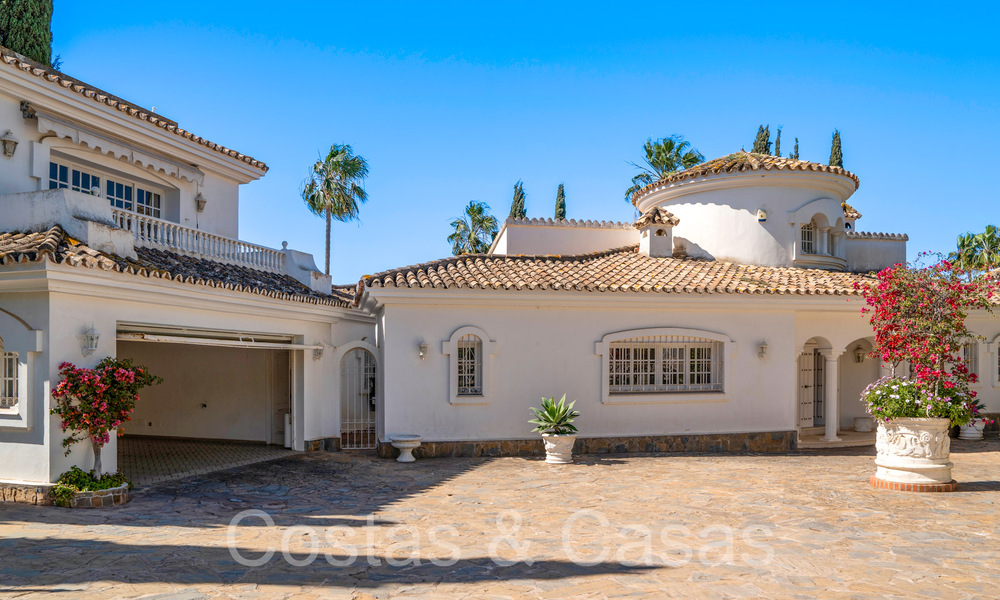 Villa de luxe au charme andalou à vendre dans une urbanisation privilégiée à proximité des terrains de golf de Marbella - Benahavis 67615