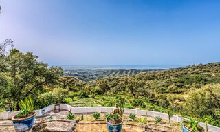 Grand domaine andalou à vendre sur un terrain surélevé de 5 hectares dans les collines de l'est de Marbella 67537 