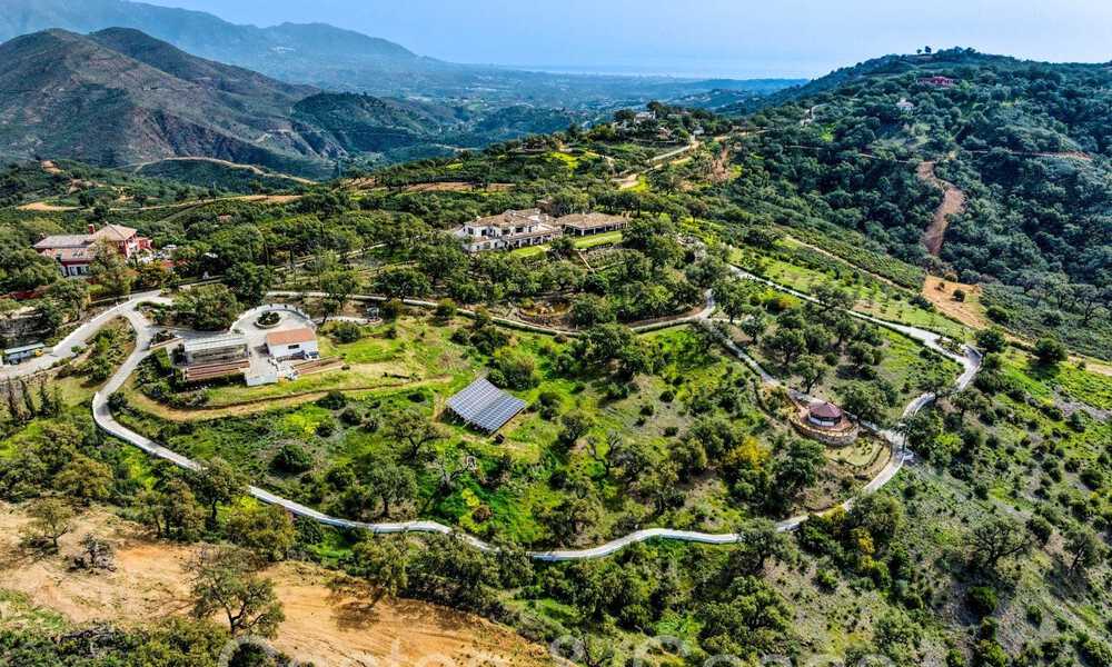 Grand domaine andalou à vendre sur un terrain surélevé de 5 hectares dans les collines de l'est de Marbella 67545