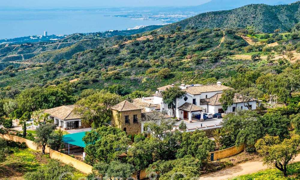 Grand domaine andalou à vendre sur un terrain surélevé de 5 hectares dans les collines de l'est de Marbella 67560