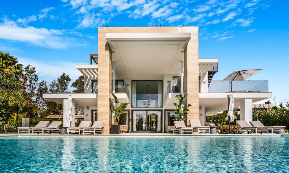 Villa de luxe moderniste à vendre dans un quartier résidentiel exclusif et fermé sur le Golden Mile de Marbella 67623