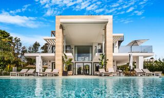 Villa de luxe moderniste à vendre dans un quartier résidentiel exclusif et fermé sur le Golden Mile de Marbella 67623 