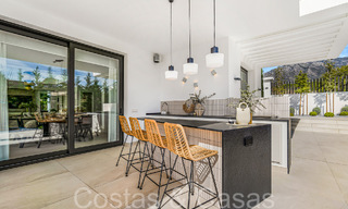 Villa de luxe moderniste à vendre dans un quartier résidentiel exclusif et fermé sur le Golden Mile de Marbella 67629 