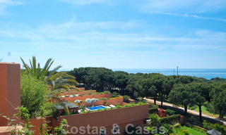 Appartement à vendre en première ligne de golf avec vues spectaculaires sur la mer à Cabopino, Marbella - Costa del Sol 31608 