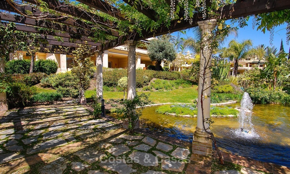 Appartements et penthouses de luxe à vendre dans un complexe de golf exclusif à Nueva-Andalucia, Marbella 2320