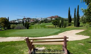 Appartements modernes et luxueux en première ligne du golf avec une vue imprenable sur le golf et la mer à vendre à Marbella - Benahavis 23920 