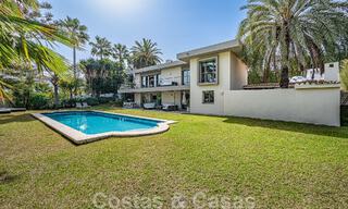 Villa moderne de luxe à vendre dans la vallée du golf de Nueva Andalucia, à distance de marche de Puerto Banus, Marbella 51021 
