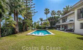 Villa moderne de luxe à vendre dans la vallée du golf de Nueva Andalucia, à distance de marche de Puerto Banus, Marbella 51027 
