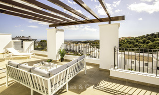 Appartement à acheter à Marbella avec vue panoramique sur la montagne et la mer. 17837 