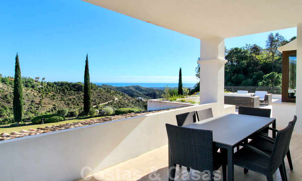Villa moderne de style andalou à acheter dans la zone de Marbella - Benahavis 31587