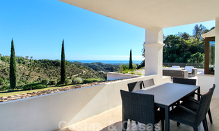 Villa moderne de style andalou à acheter dans la zone de Marbella - Benahavis 31587 