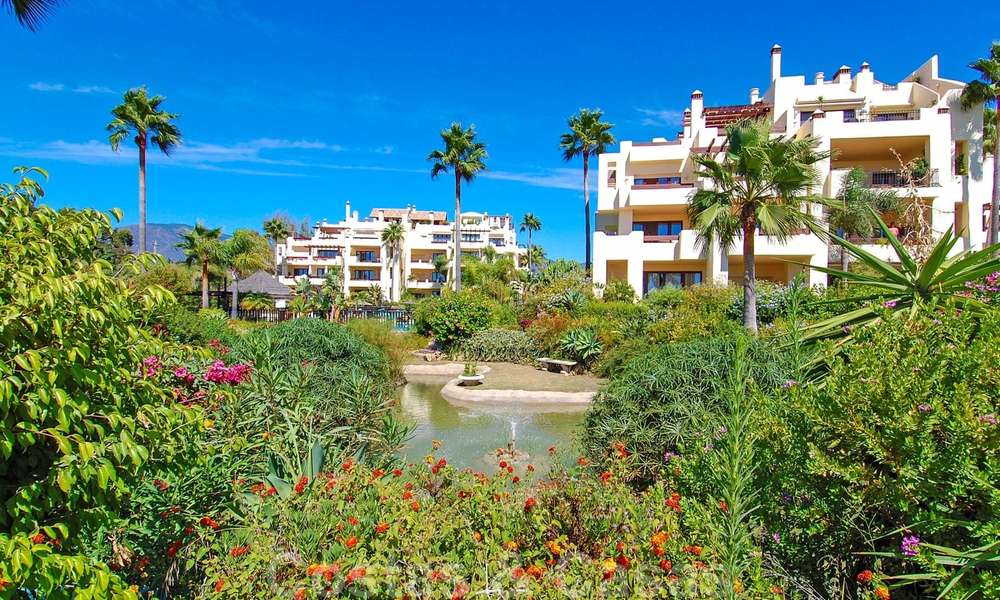 Appartements de premier étage de luxe à vendre dans un complexe en première ligne de plage, nouvelle Mille d' Or, Marbella - Estepona 26974