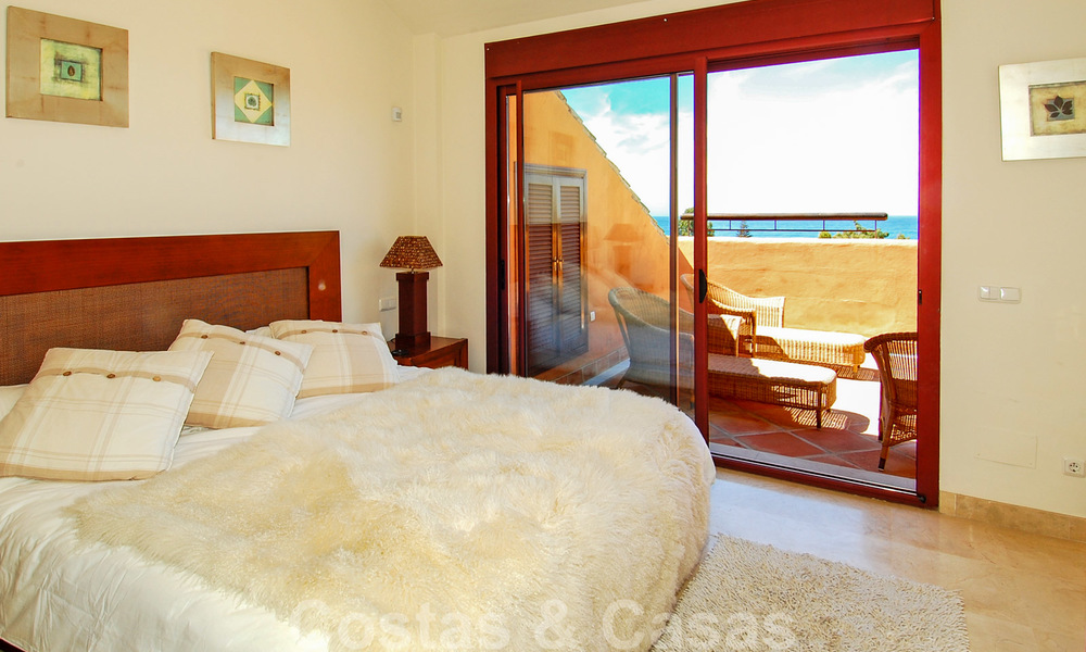 Appartements de luxe à vendre près de la plage dans un complexe prestigieux, juste à l'est de la ville de Marbella 22973