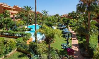 Appartements de luxe à vendre près de la plage dans un complexe prestigieux, juste à l'est de la ville de Marbella 22987 