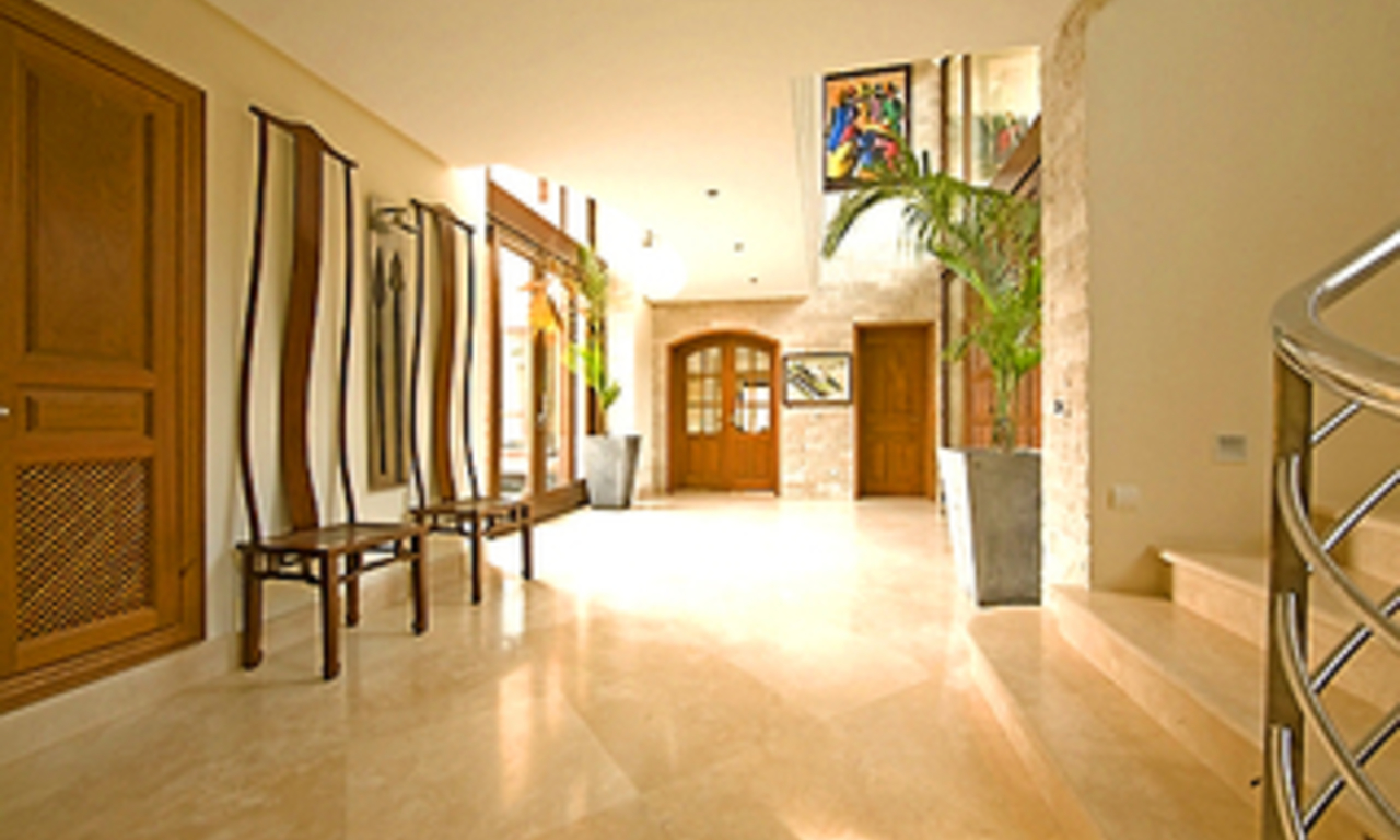 Villa de luxe près de la plage à vendre dans la zone de Los Monteros - Bahía de Marbella, Marbella Est 10